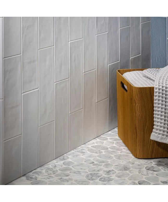 Nomad_Ceramic_Just_White_Gloss_Spindrift_Carrara_Honed_Wall_Vignette_Island_Stone