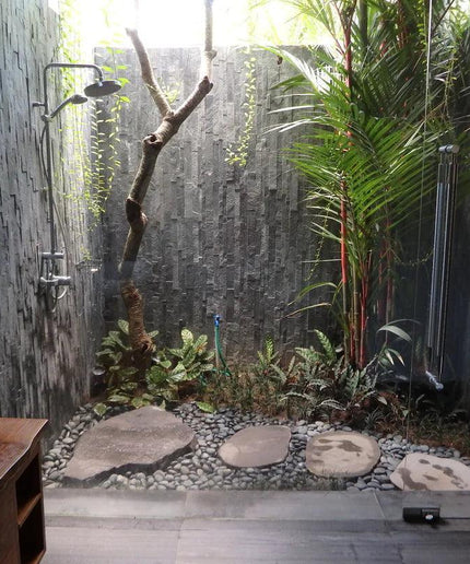 Parallels_Silver_Quartzite_Exterior_Shower