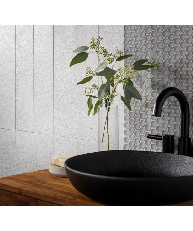 Penny Rounds Tule Matte Bathroom Backsplash Island Stone