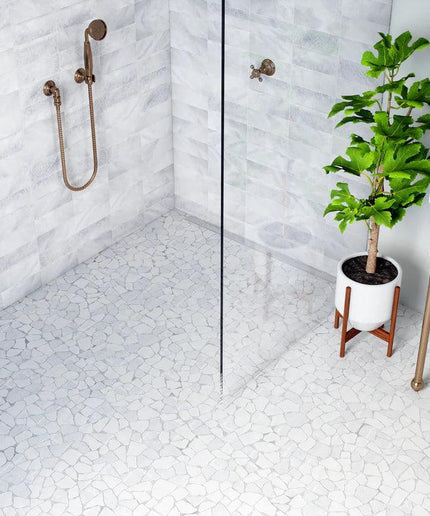 Random_White-Marble_Bathroom-Shower_Floor_Island-Stone