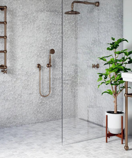 Spindrift_Glacier_Gloss_Shower-Wall_Island-Stone