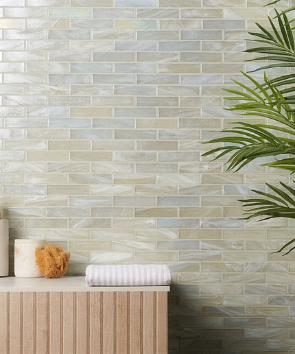 amberly-iridescent-pearl-tile-wall