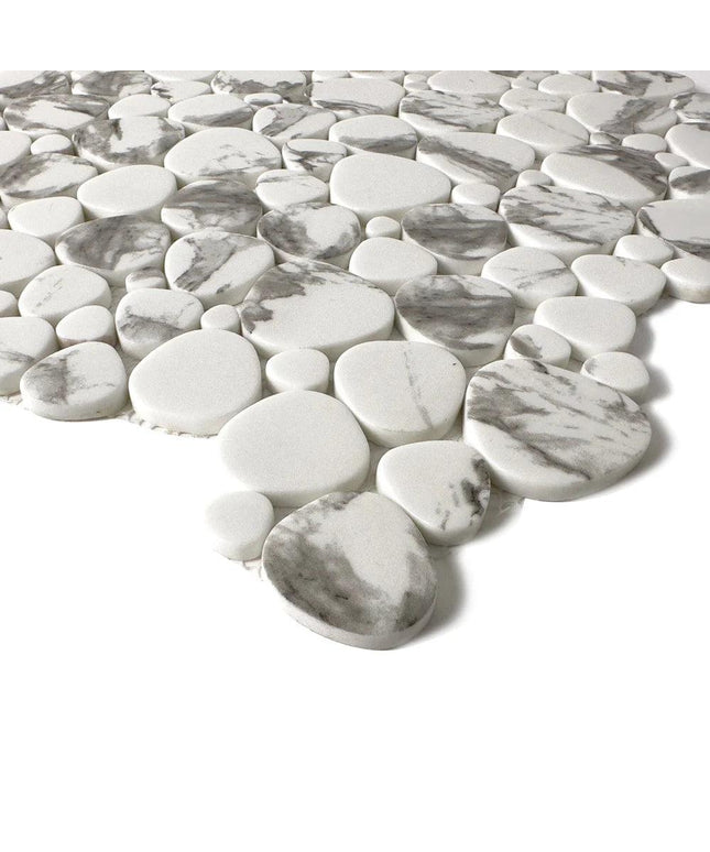 bianco-glass-mosaic-tile-pebbles