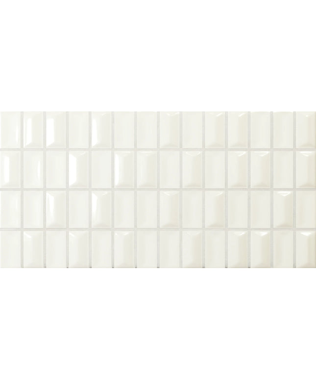 diamond-quartz-gloss White square tiles arranged in a grid pattern