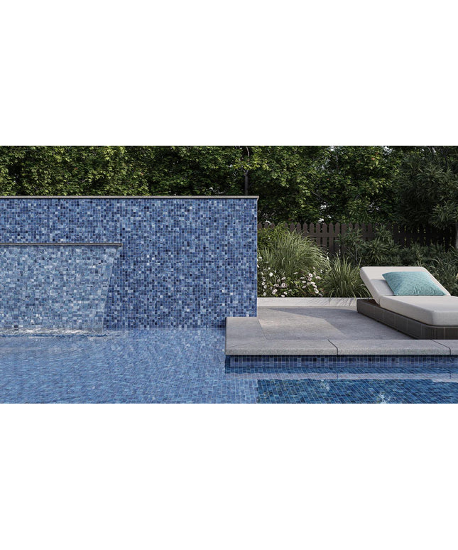 Straight Set Nuance Glass Mosaic Tile 1x1