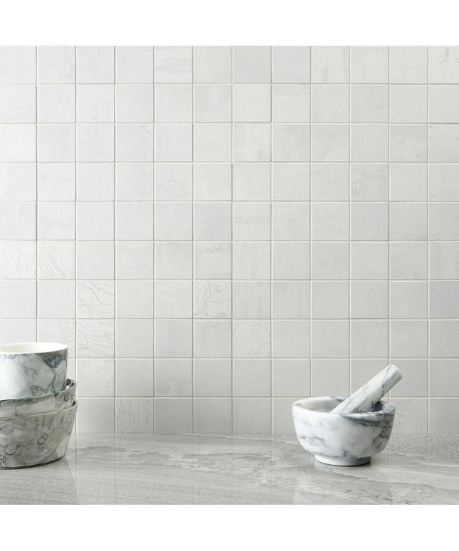 light-silver-2x2-tiles mosaic tile close