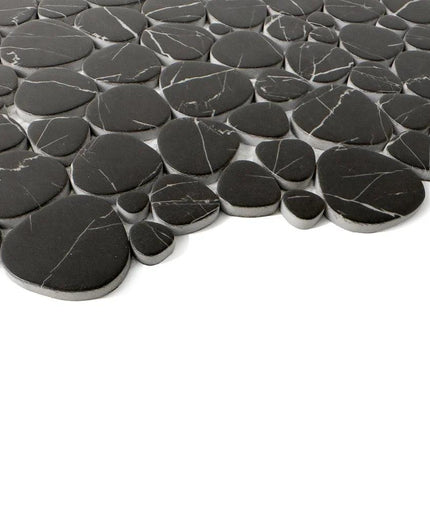 nero-glass-mosaic-tile-pebbled