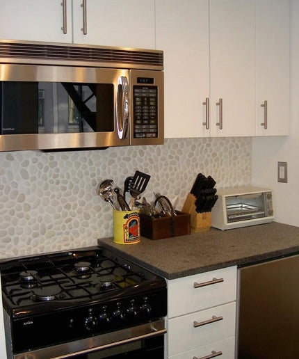 perfect-pebble_antique-timor-white_natural_kitchen-backsplash