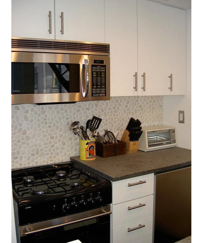 perfect-pebble_antique-timor-white_natural_kitchen-backsplash