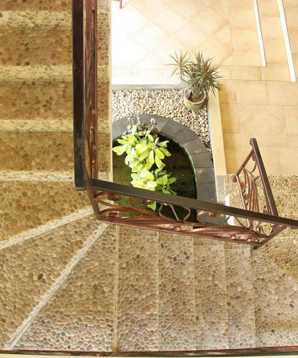 perfect-pebble_french-tan_natural_stairs