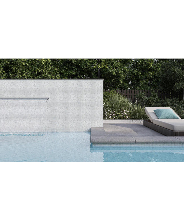 Straight Set Nuance Glass Mosaic Tile 1x1
